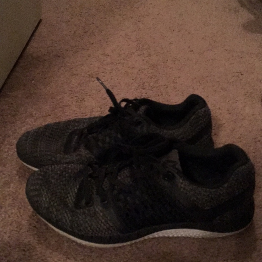 Reebok sneakers. Lightly wore and very comfortable